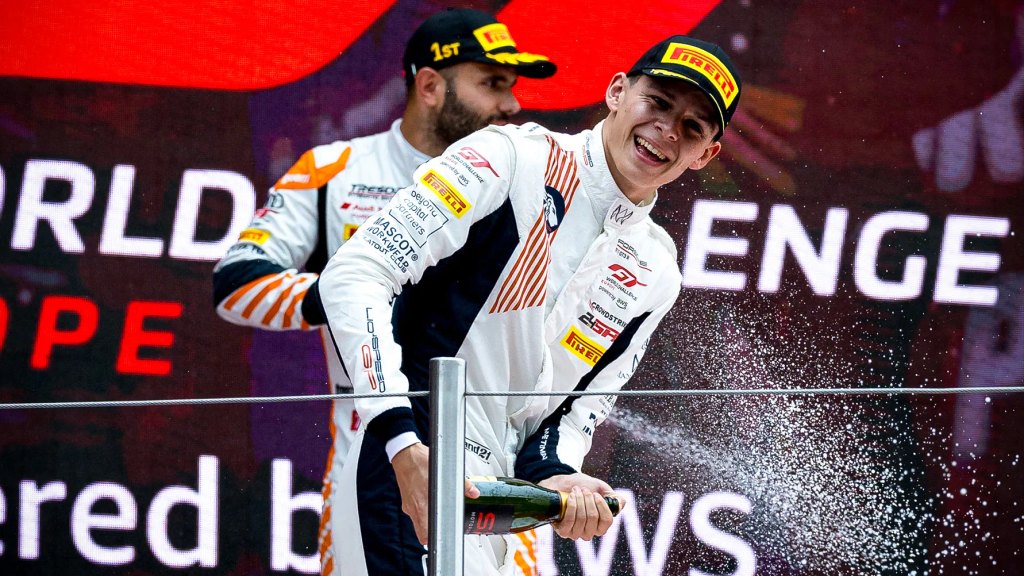 Dansk triumf i Spanien: Bastian Buus ny mester i GT World Challenge